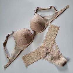 Бюстгальтер з пуш ап Victoria&acutes Secret р. 70с