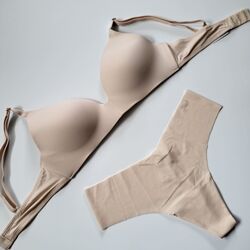 Безшовний бюстгалтер без пуш ап Victoria&acutes Secret р. 36д