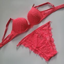 Бюстгальтер з пуш ап Victoria&acutes Secret р. 70В 75А