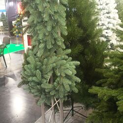 Гирлянды и венки из литой ели и сосны