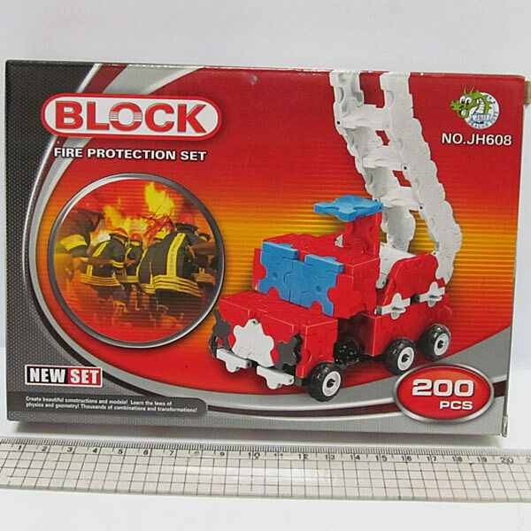 Конструктор пластиковый 3D-пазлов Пожарная машина LEGO на 200 деталей