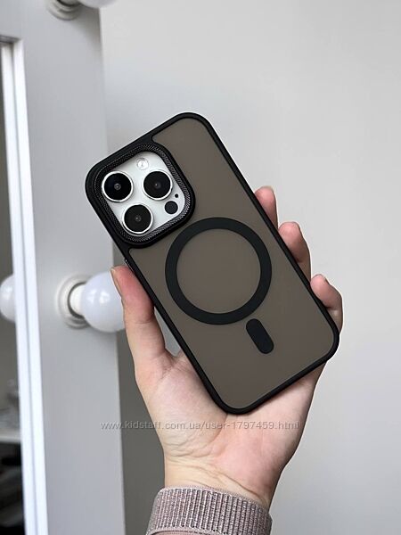 Міцні матові протиударні чохли із MagSafe для iPhone