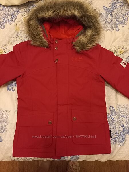 Зимняя фирменная куртка Jack Wolfskin на девочку рост 140-146.