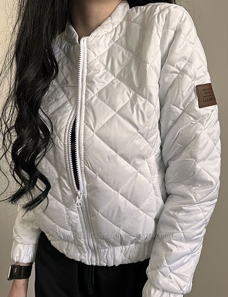 скл.23 м1041 жіноча демісезонна куртка-плащовка лаке-беж, чорний, пудра, білий