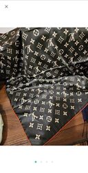 Хустка шовкова, платок.