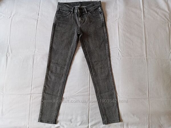 Новые  Джинсы Levi&acutes Line 8 , размер 25