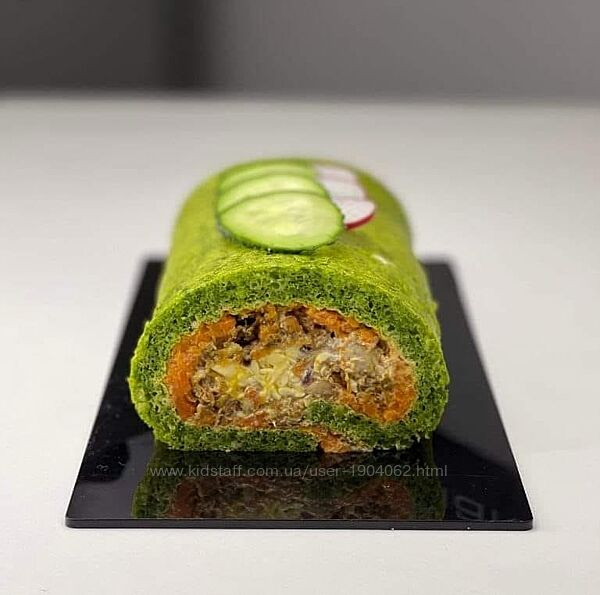 Шпинатный рулет со сливками, пряная морковь и нежный куриный риет Мария Ман