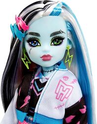 Кукла Монстер хай Фрэнки Штейн базовая Monster High Frankie Stein