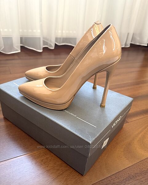 Туфлі човники, лакові нюдові р.37  vicino італія