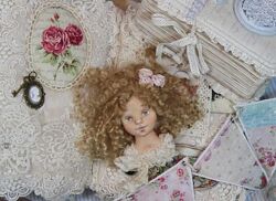Куколка-брошь Ариша Сказка
