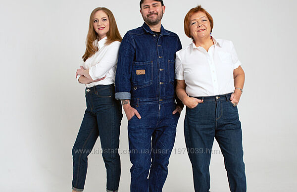 Джинсы Mom&acutes. Базовый Виталий Шкригунов