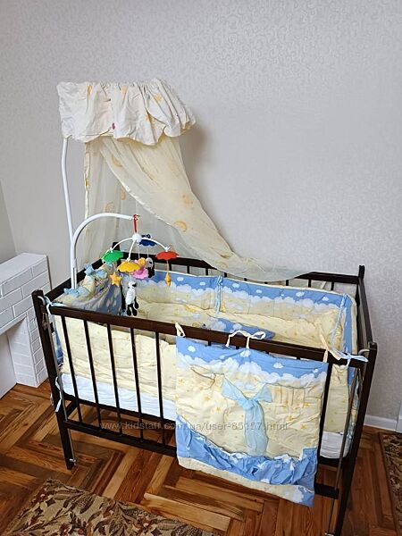 Детская кроватка, матрас, бортики и белье
