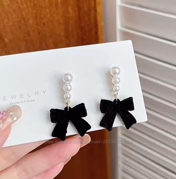 Сережки з велюровими бантиками, сережки з пухнастими чорними бантиками