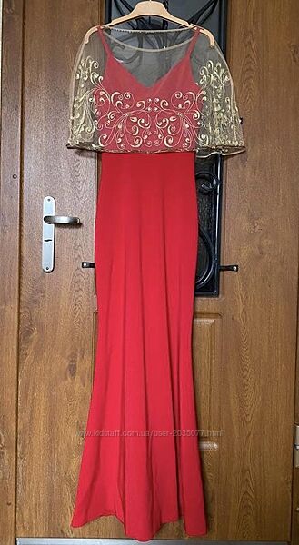Красное вечернее выпускное платье с золотистой накидкой