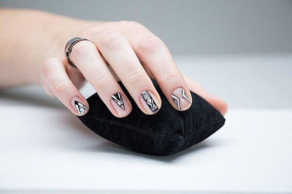 Анастасия Лукша - Аппаратный маникюр