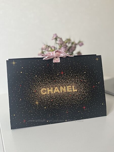 Упакування і аксесуари Dior, Chanel