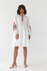 Сукня вишита біла з червоним орнаментом коротка