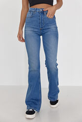 Жіночі джинси кльош з круглою кокеткою ззаду  