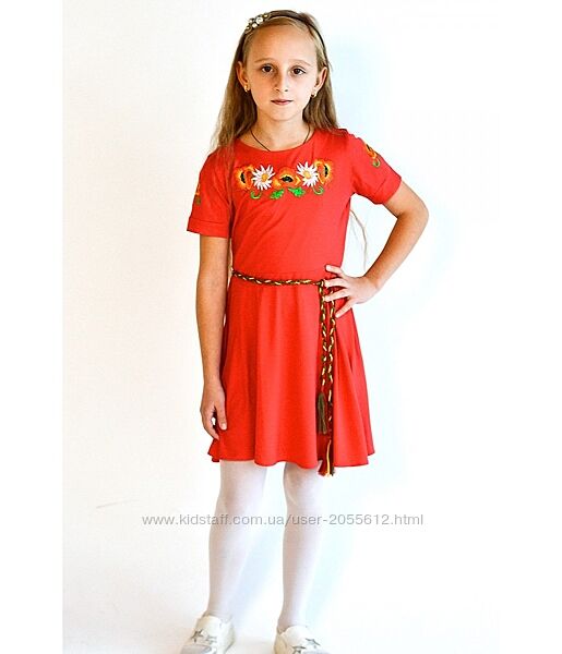 Трикотажне плаття для дівчинки з вишивкою червоне 
