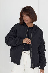   Демісезонна куртка жіноча на блискавці 