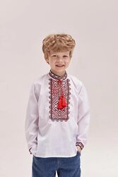 Хлопчача сорочка з червоно-чорною вишивкою