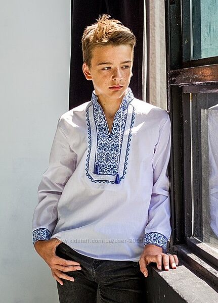 Вишиванка хлопчача синьо-блакитним по білому 