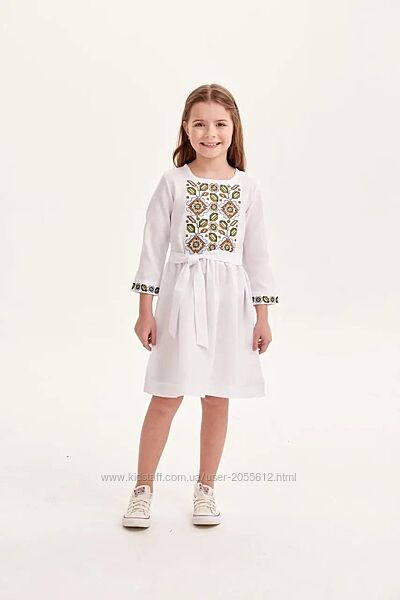 Дитяча сукня  з коричневою вишивкою 