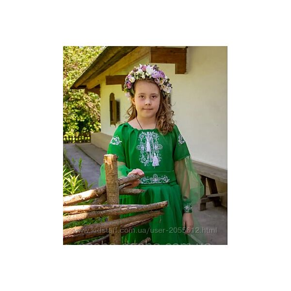 Дитяча сукня зелена з вишивкою і фатином  
