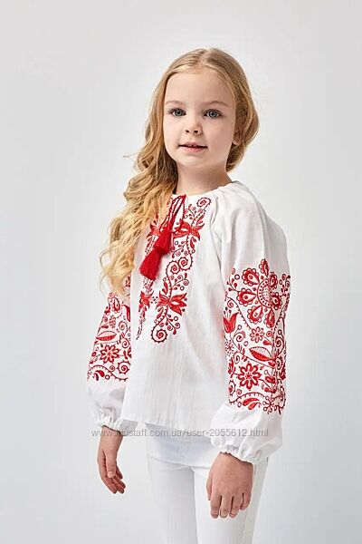 Вишиванка з червоним орнаментом для дівчинки  