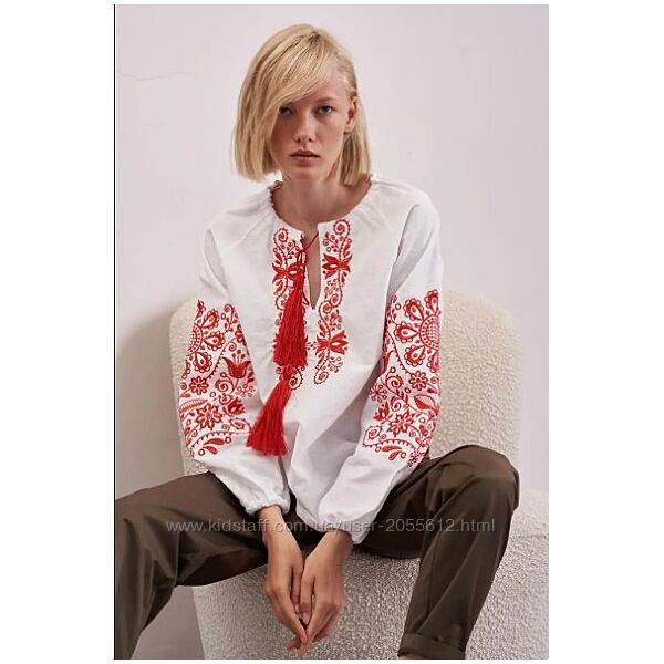 Жіноча вишиванка Орнамент червона вишивка