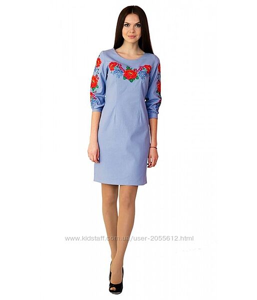 Лляне плаття з вишивкою блакитне