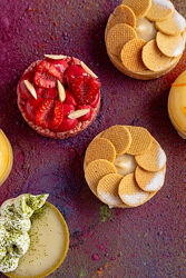 Ильназ Искаков сборник Веганские тарты без  муки и сахара десерты макарон