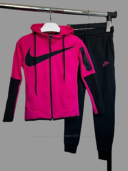 Спортивный костюм Nike 