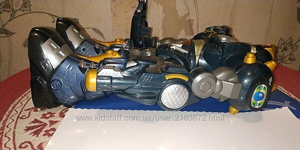 Робот-трансформер на батарейках