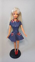 Колекційна лялька Барбі Barbie Style 1997 Mattel з пишним блонд волоссям