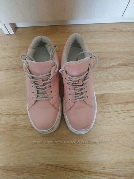 Кросівки жіночі шкіряні 