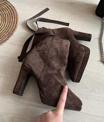 Полностью натуральные ботинки Pier One