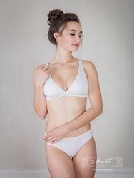 Жіночий бюстгальтер без push-up