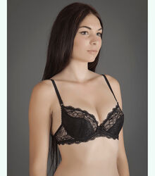 Бюстгальтер із комбінованою чашкою