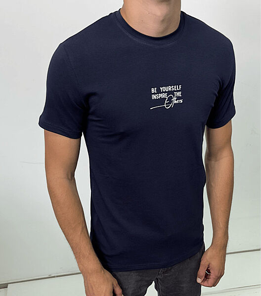 Футболка з стильним малюнком