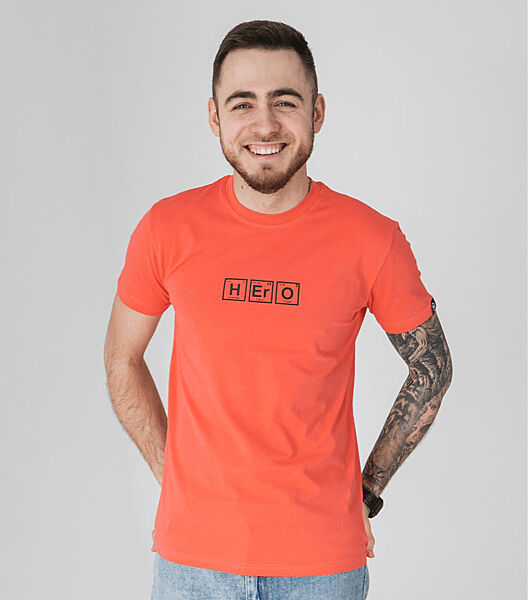 Чоловіча футболка з написом HERO