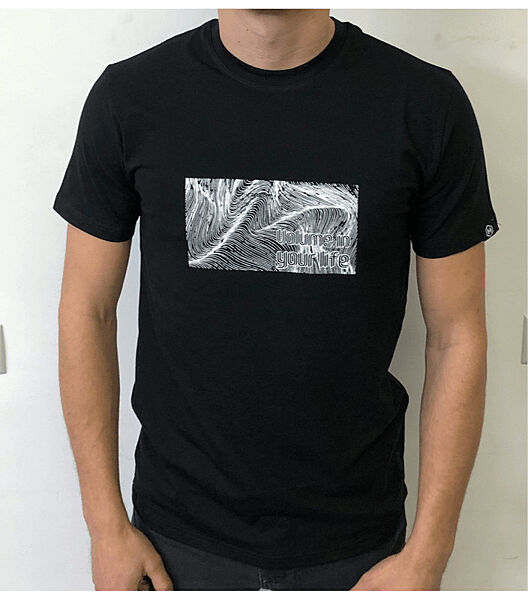 Чоловіча футболка з написом