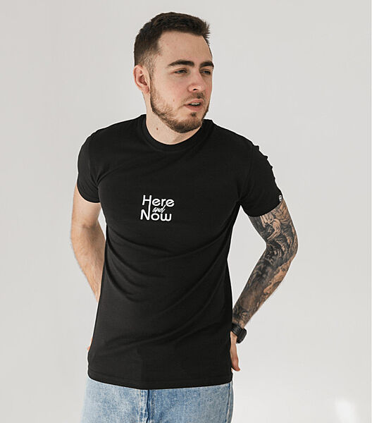 Чоловіча футболка з написом