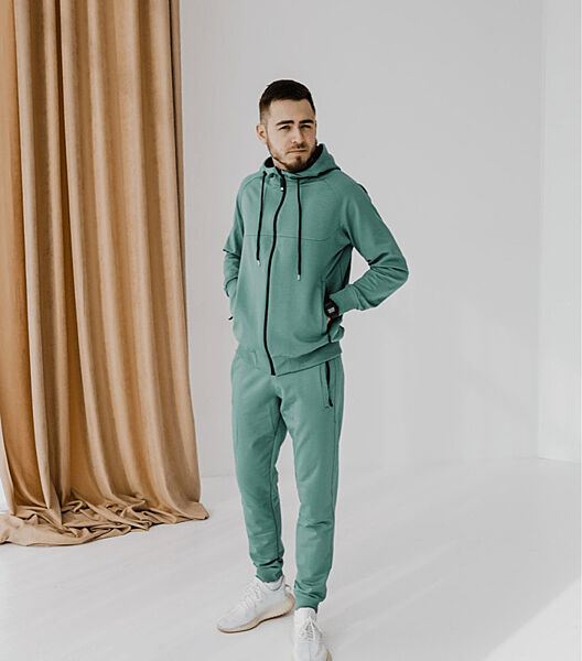 Чоловічий спортивний костюм з капюшоном