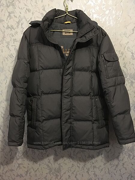 Пуховик оригинал.