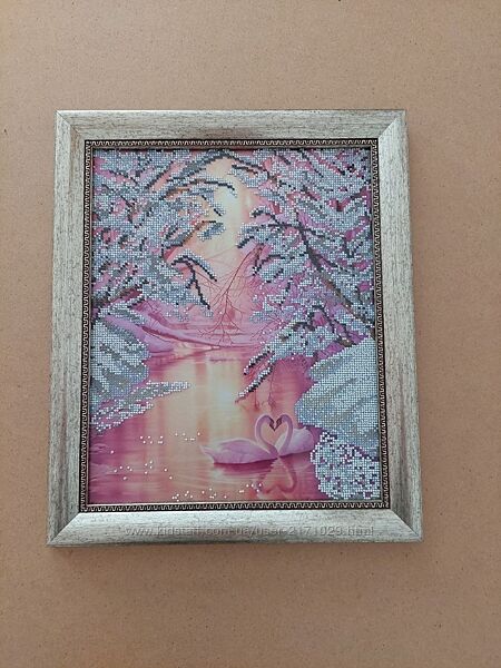 Картина бисером / лебеди