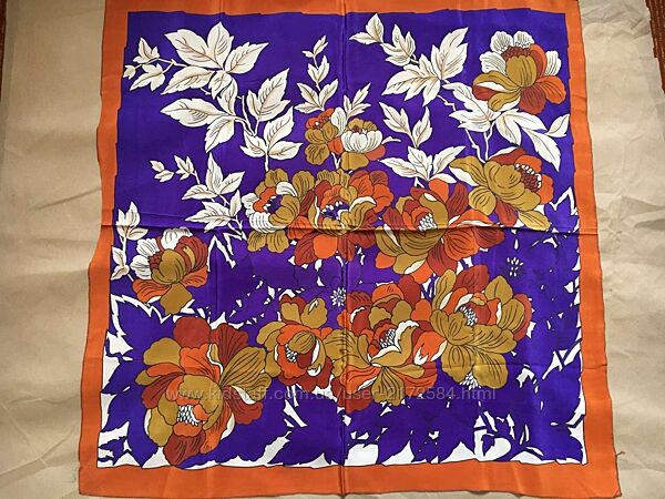 Новий крепдешиновий платок.