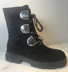 Замшеві жіночі черевики чорні