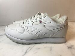 Кроссовки жіночі 