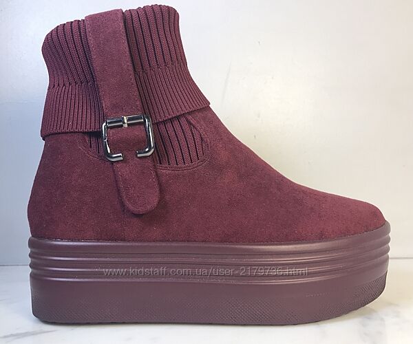 Черевики / ботильйони на платформі